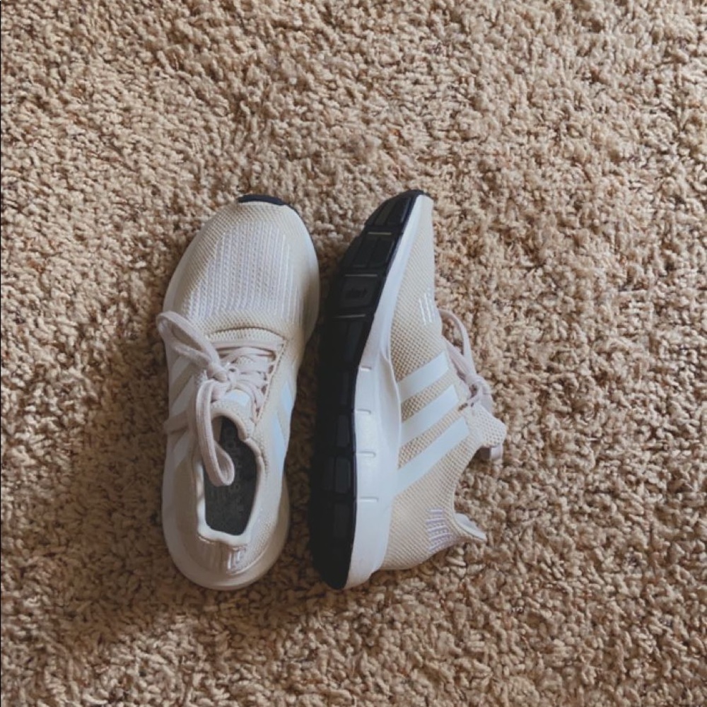 adidas swift run sneakers